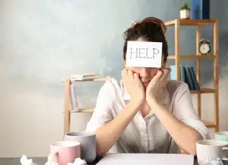 Qui appeler en cas de problèmes au travail ?