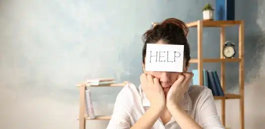 Qui appeler en cas de problèmes au travail ?