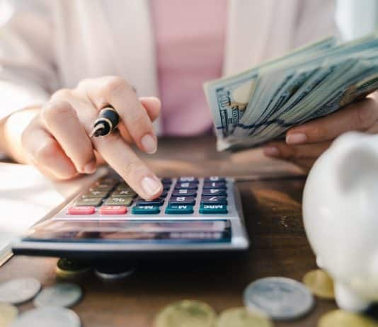 Qui est susceptible d’utiliser la stratégie d’association pour alléger son endettement ?